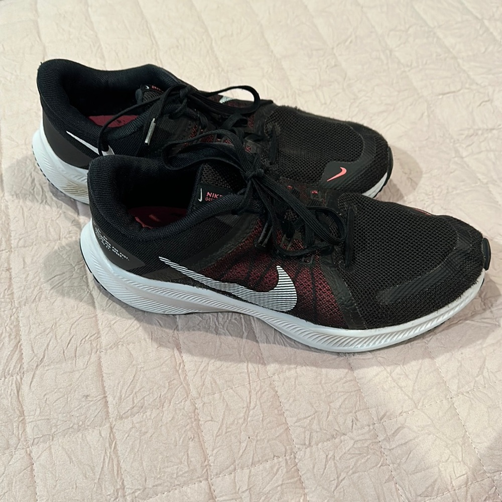 Nike tennis shoes